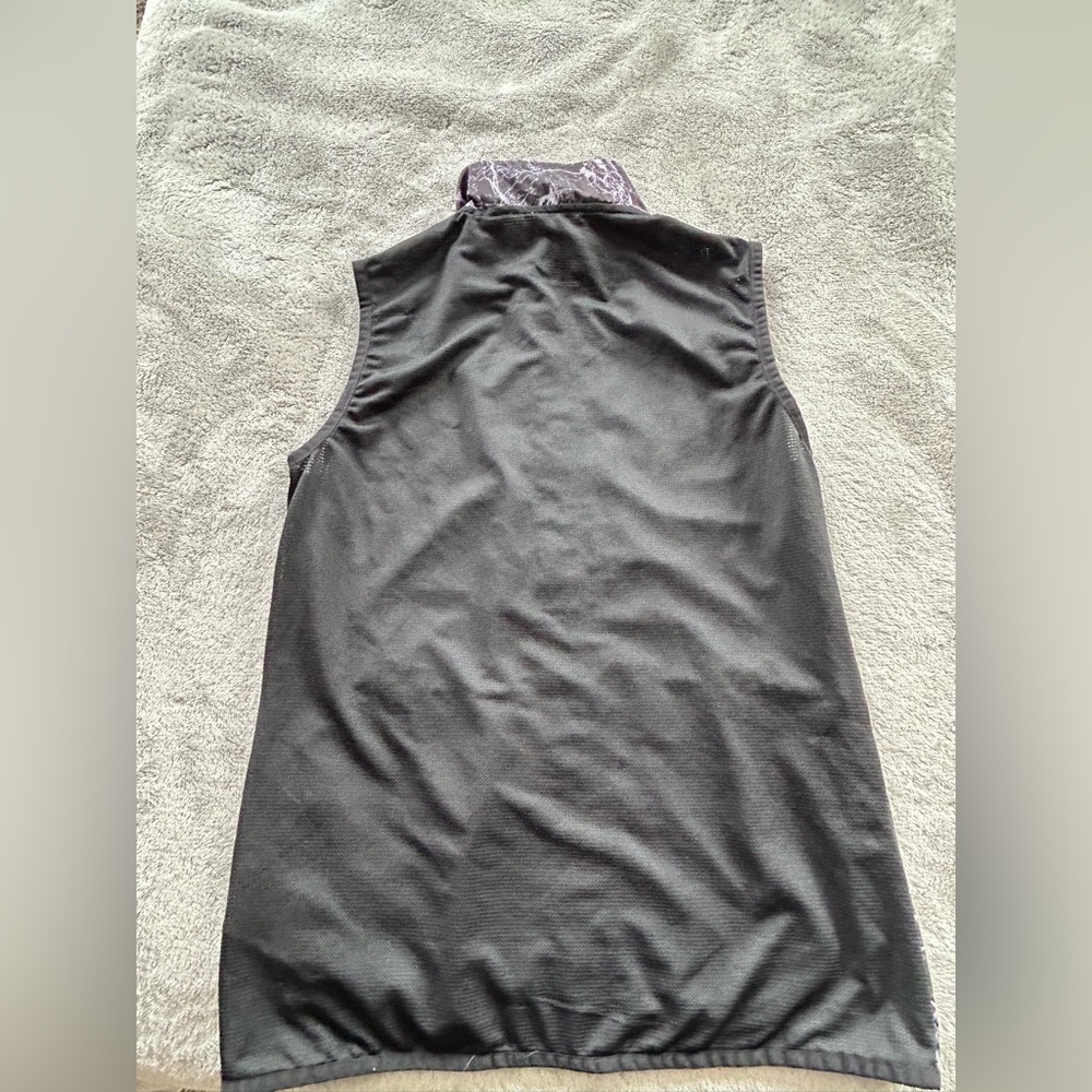 Pirma Black and White Marble Print Running Vest - Picture 2 of 6